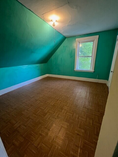 Building Photo - 20 Temple St