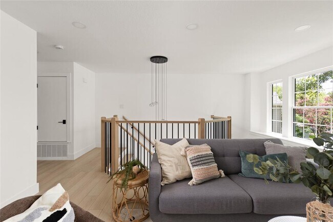 Building Photo - 8708 Cretys Cove