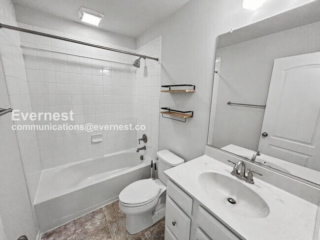 Building Photo - 1325 Claytor Ln