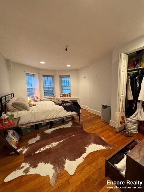 Building Photo - 12 Alton Pl