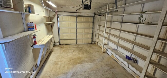 Building Photo - EL CAJON - Nice 3 Bedroom 2.5 Bath Townhou...