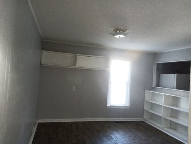 Building Photo - 204 East 16th St SW