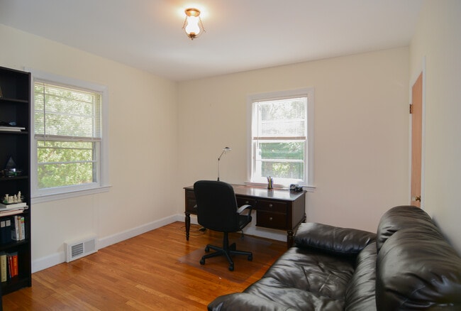 Building Photo - 388 Millville Rd
