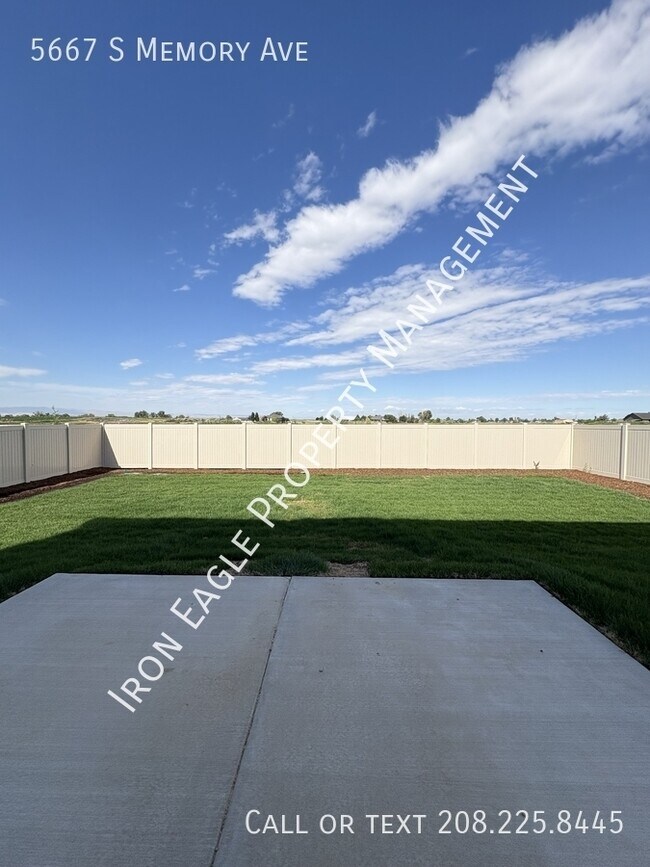 Building Photo - 5667 S Memory Ave