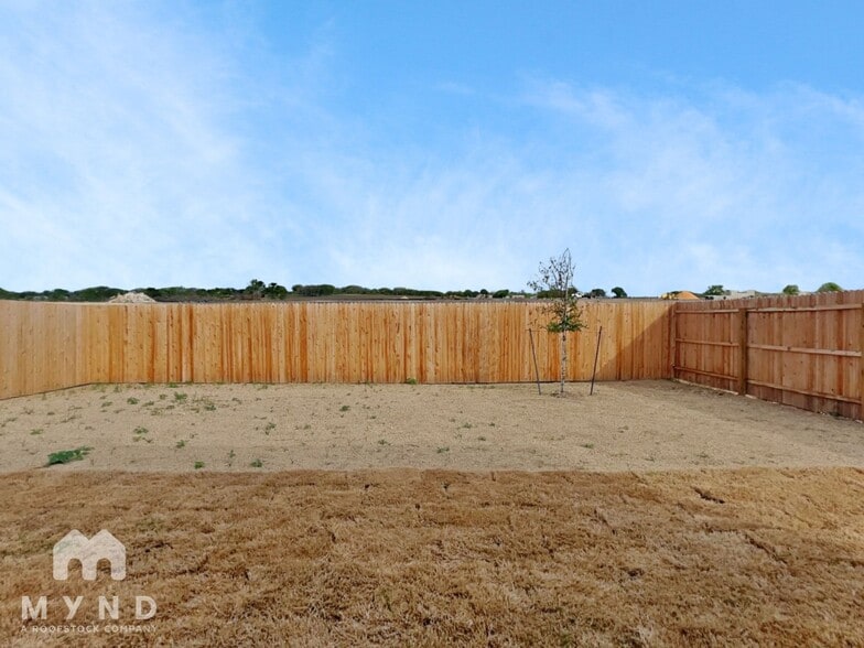 Building Photo - 316 Pacific Waters