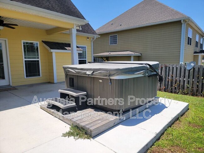 Building Photo - 841 Herrington Dr