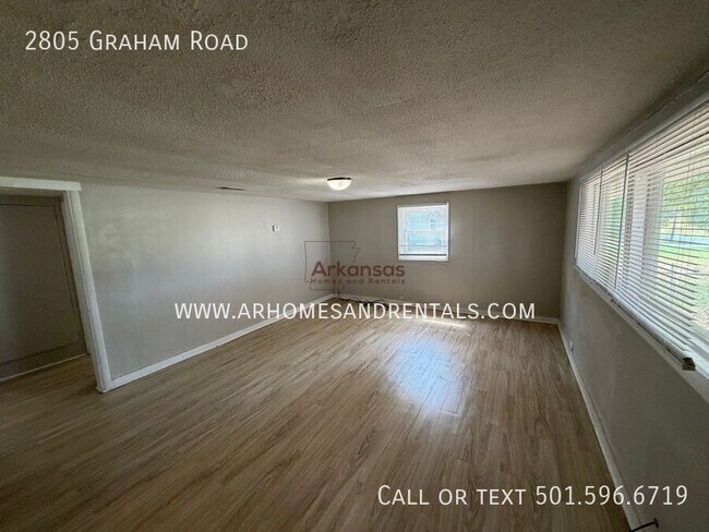 Building Photo - 2805 Graham Rd