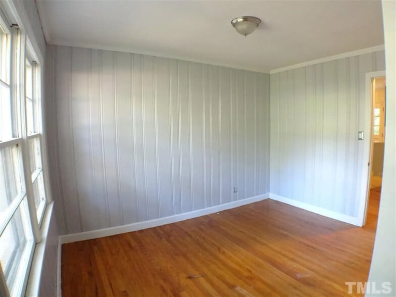 Building Photo - Room in House on Sunnybrook Rd