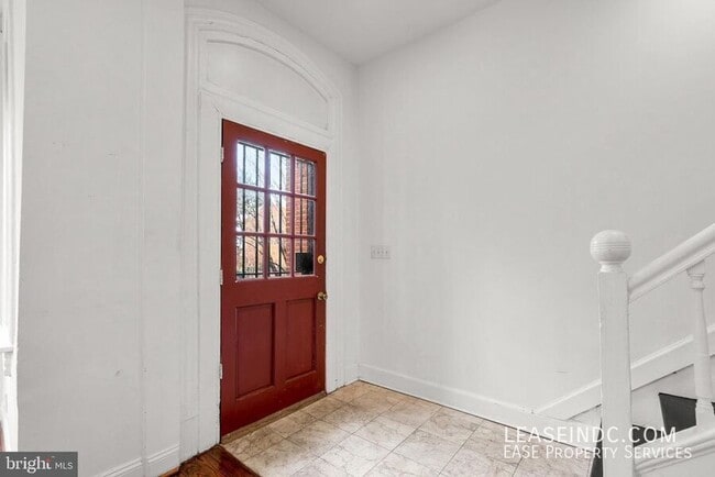 Building Photo - 203 R St NW