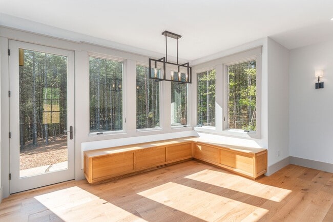Building Photo - Stunning House w/ Amenities to Camp Lake J...