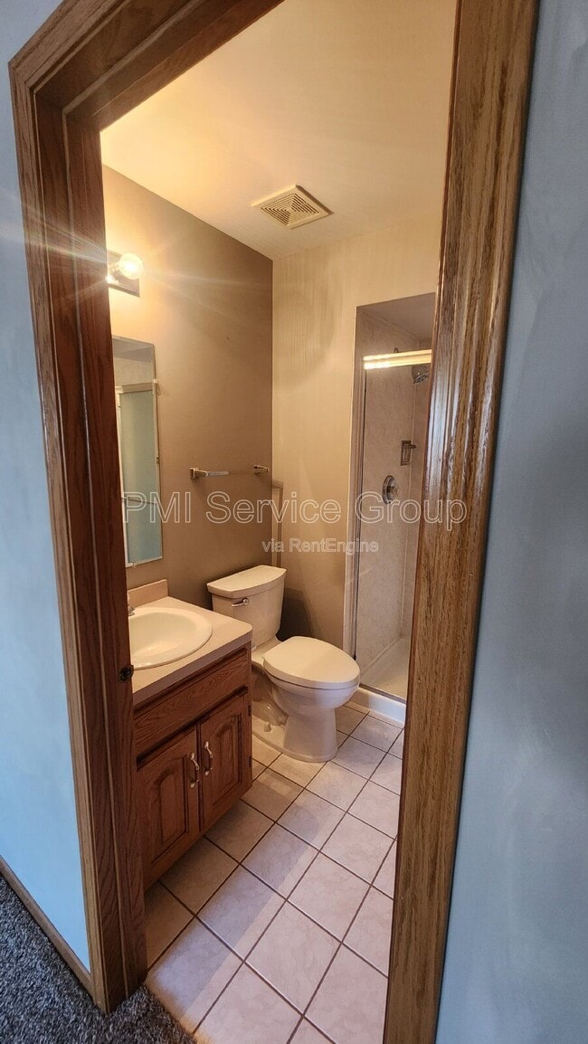 Building Photo - 1322 Foxford Ln