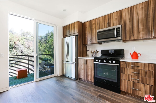 Building Photo - 3901 N Eagle Rock Blvd