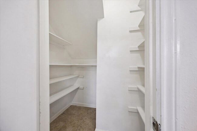 Building Photo - 6645 Wanda Ln