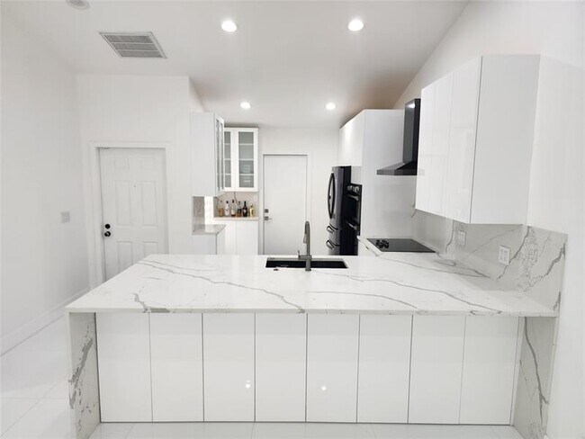 Building Photo - 9020 NW 60th St