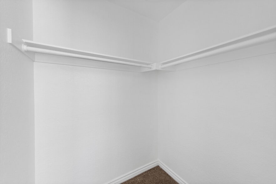 Building Photo - 78650 Ave 42 Ave