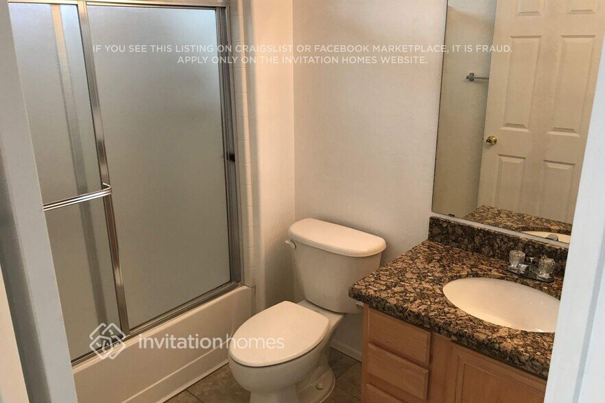 Building Photo - 5626 S 11th Pl