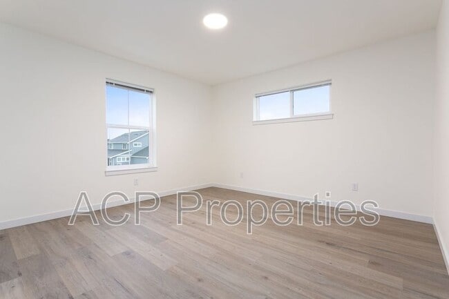 Building Photo - 2284 Brome St
