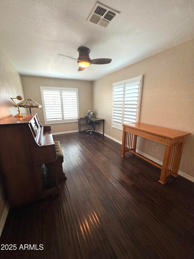 Building Photo - 4435 E Cathedral Rock Dr