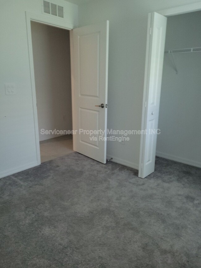 Building Photo - 2240 Gatsby Ln