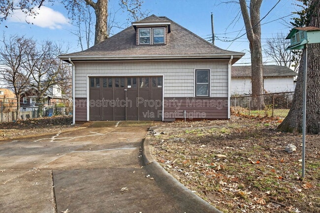 Building Photo - 2424 Oakland Ave