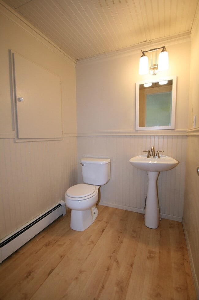 Building Photo - 3 Bedroom condo in quiet community!