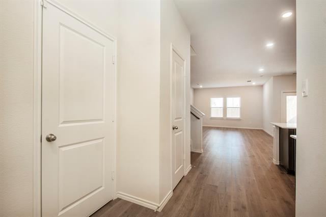 Building Photo - 420 Lucky Ln