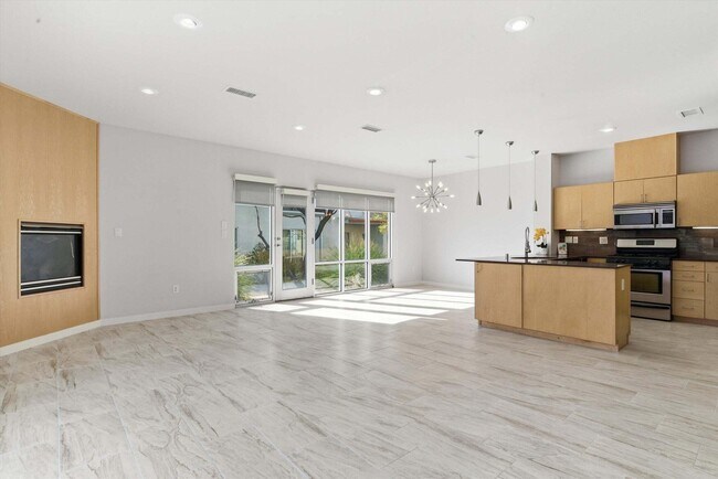 Building Photo - 3936 Silver Ave SE