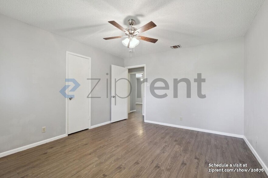 Building Photo - 8907 Reininger Dr