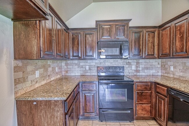 Building Photo - Newly Remodeled Three Bedroom with a Water...