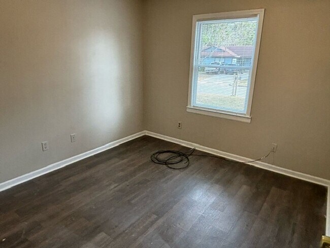 Building Photo - 2 Bedroom/1.5 Bath Home in Valdosta