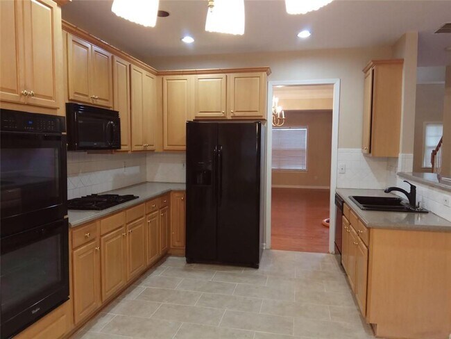 Building Photo - 12755 Morningpark Cir