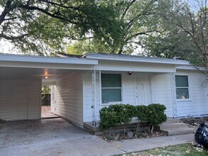 Building Photo - 3-bedroom 1 bathroom home for rent! HOUSI...
