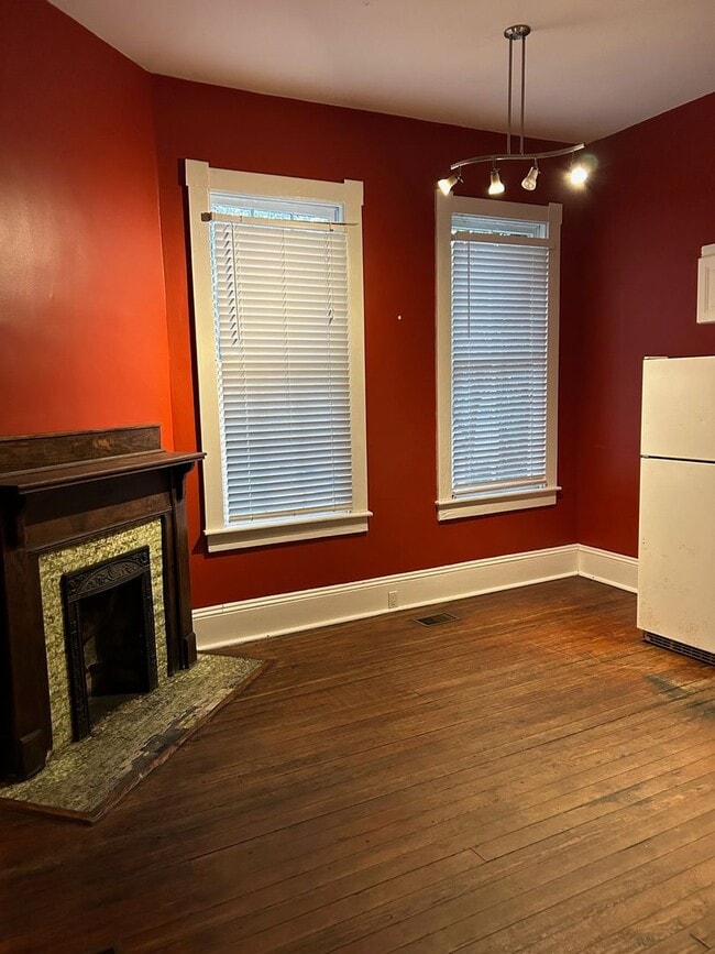 Building Photo - Savannah 1ST Floor of Duplex on Whitaker Street @ 34th-Near Forsyth Park