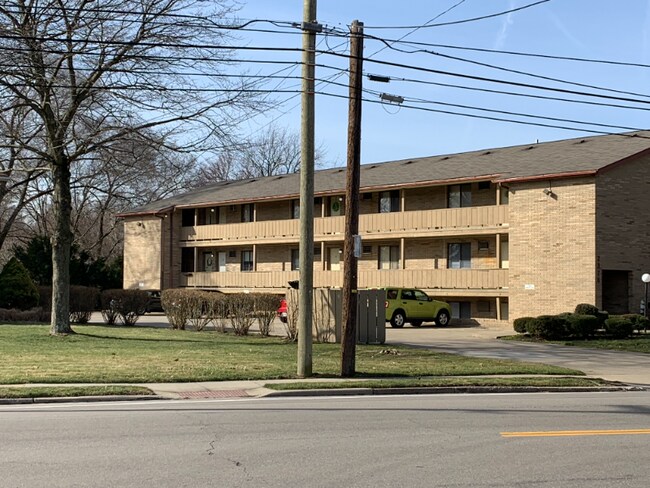 Building Photo - 2376 E Market St