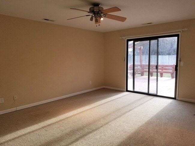 Building Photo - 4 Bedroom Home for Rent Westwood-Minden