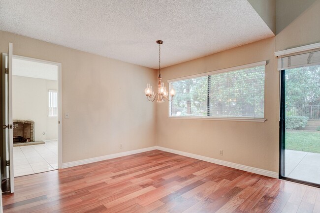 Building Photo - 20 Comanche Cir