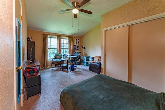 Building Photo - 605 Griner St