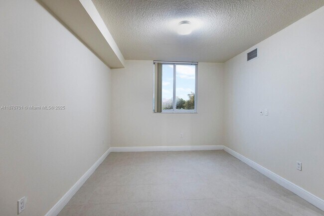 Building Photo - 2350 SW 27th Ave