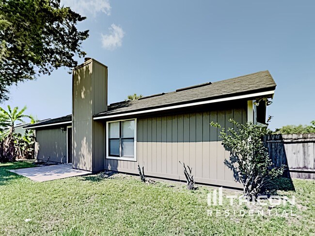 Building Photo - 7827 Pepper Cir E