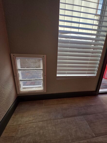 Building Photo - 1749 E Pepper Cir