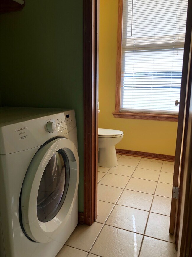 Building Photo - 2100 Oretha Castle Haley Blvd