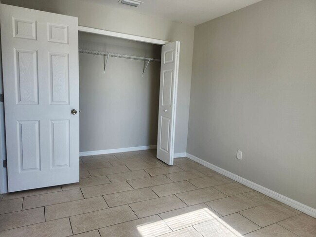 Building Photo - 1030 Andalusia Blvd