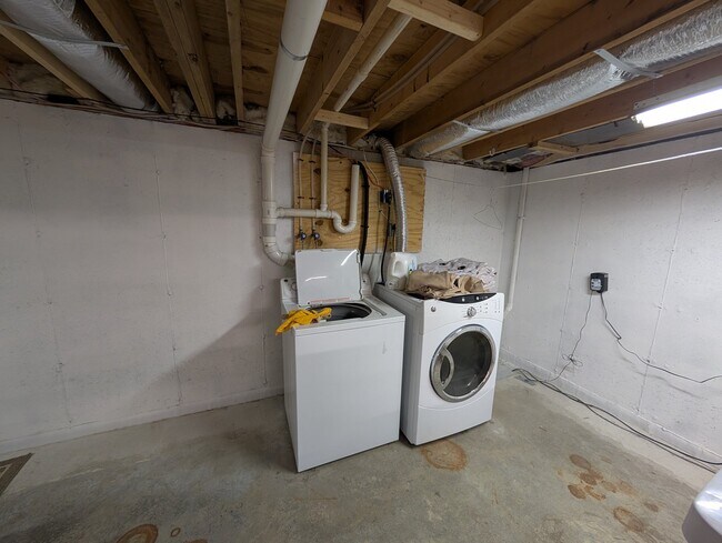 Building Photo - 28 Flutter St
