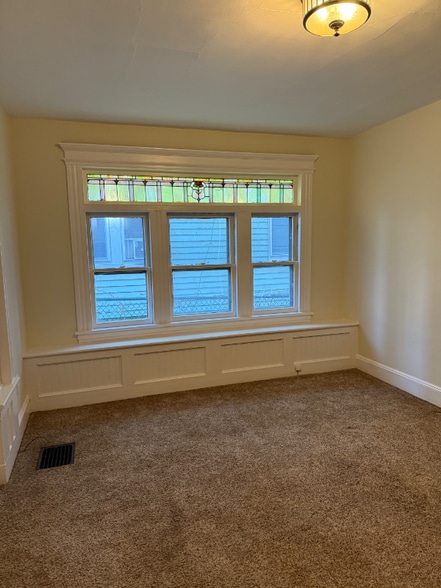 Building Photo - 57 Alfred St