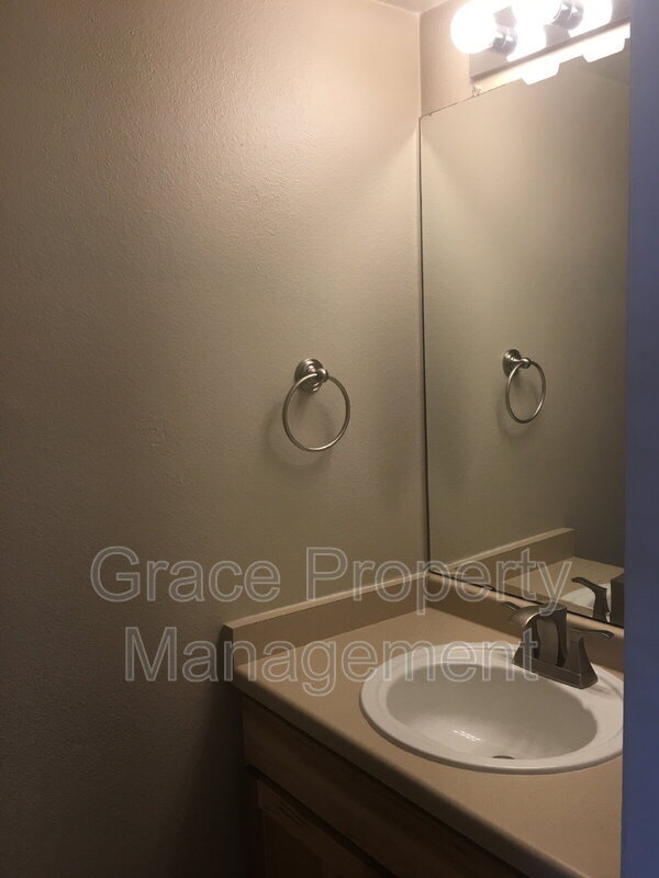 Building Photo - 3006 W 107th Pl