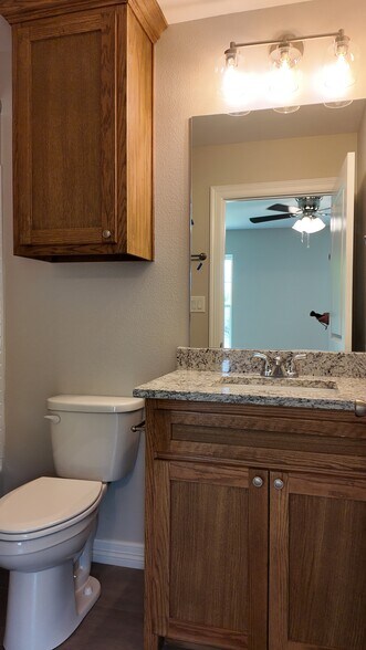 Building Photo - 406 Lake Lamond Rd