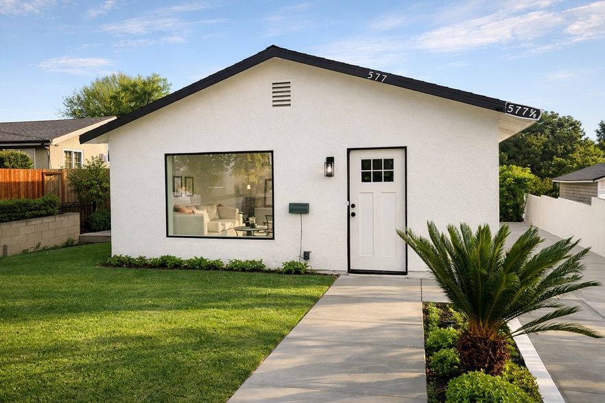 Building Photo - 577 Stepney St