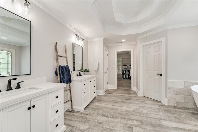 Building Photo - 870 Longstone Landing