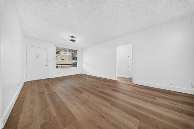Interior Photo - 7351 Variel Ave