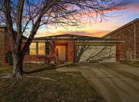 Building Photo - 1713 Baxter Springs Dr